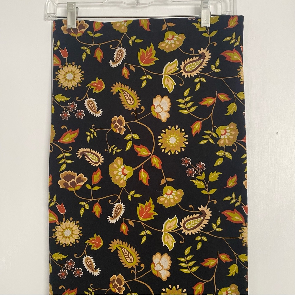 Floral tablecloth for fall
